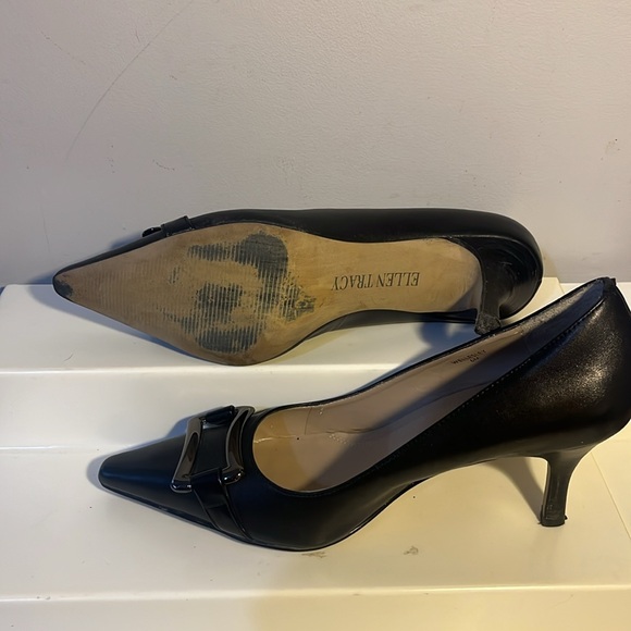 Ellen Tracy Black Leather Pumps with Embellishments!! - Picture 7 of 9